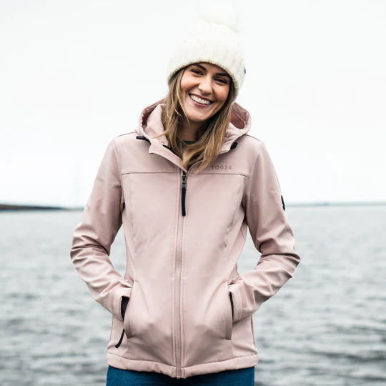 Women’s lightweight winter jacket: Style and Warmth Combined