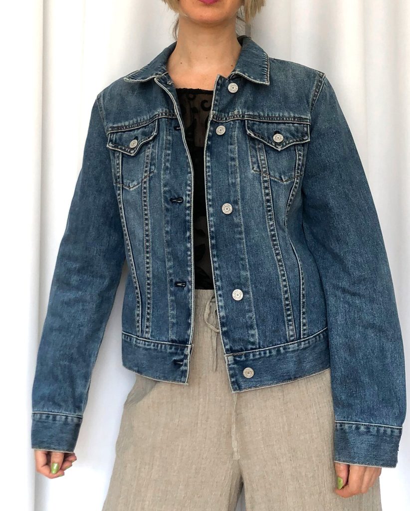 Gap denim jacket women’s: Stylish and Versatile插图4