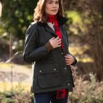 Women’s waxed jacket: Timeless Style Meets Functionality