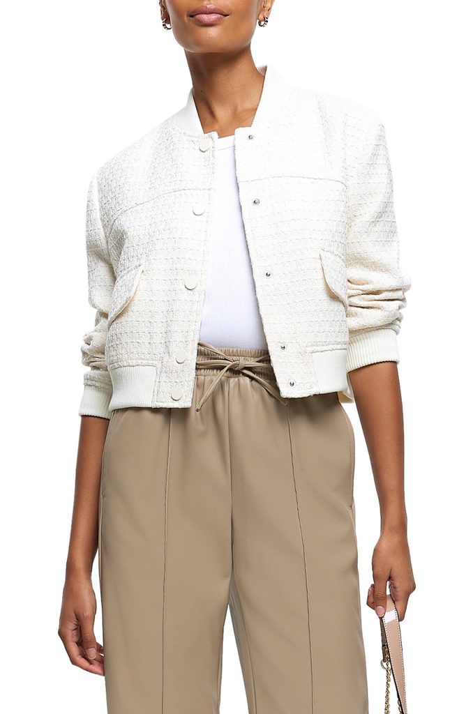 Women’s lightweight bomber jacket: Stay Stylish and Comfortable